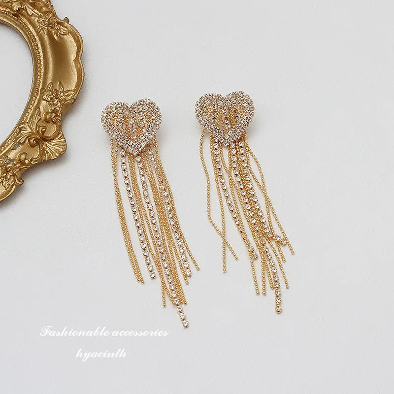 Light Elegant Party Earrings