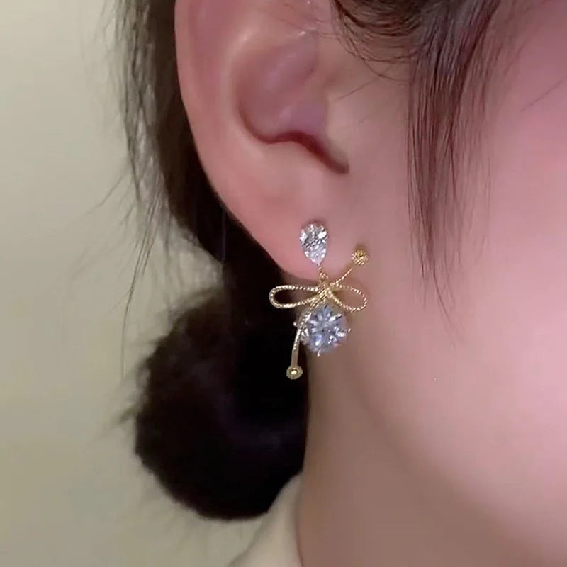 Exquisite C-Shaped Earrings