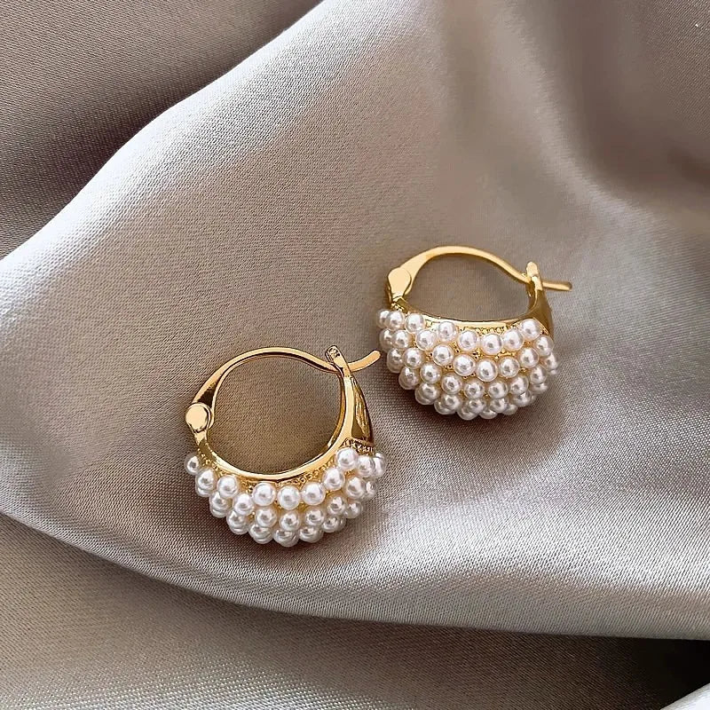 Light Elegant Party Earrings