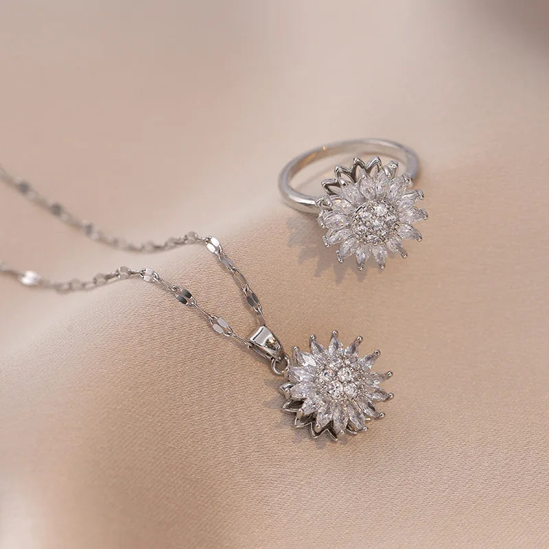 Daisy Necklaces/Rings