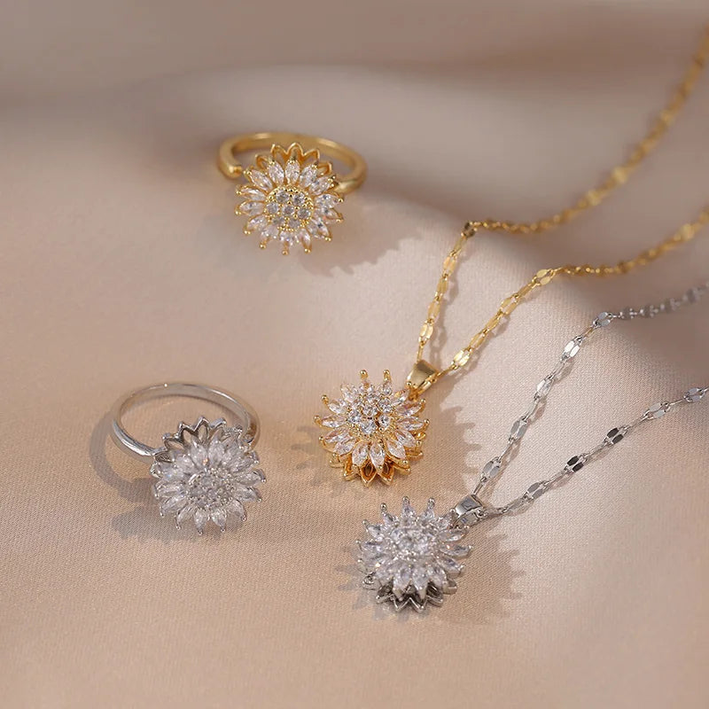 Daisy Necklaces/Rings