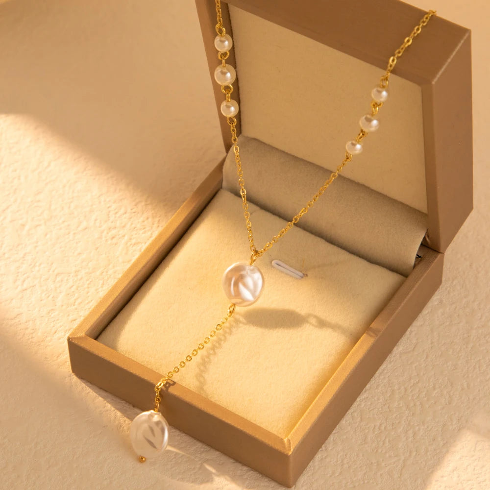 Retro Pearl Pendant Necklaces